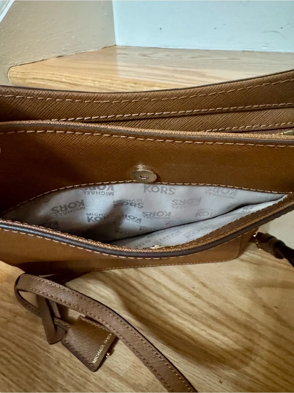 Michael Kors Hamilton Traveler NWOT NS Messenger Bag Luggage Saffiano Leather